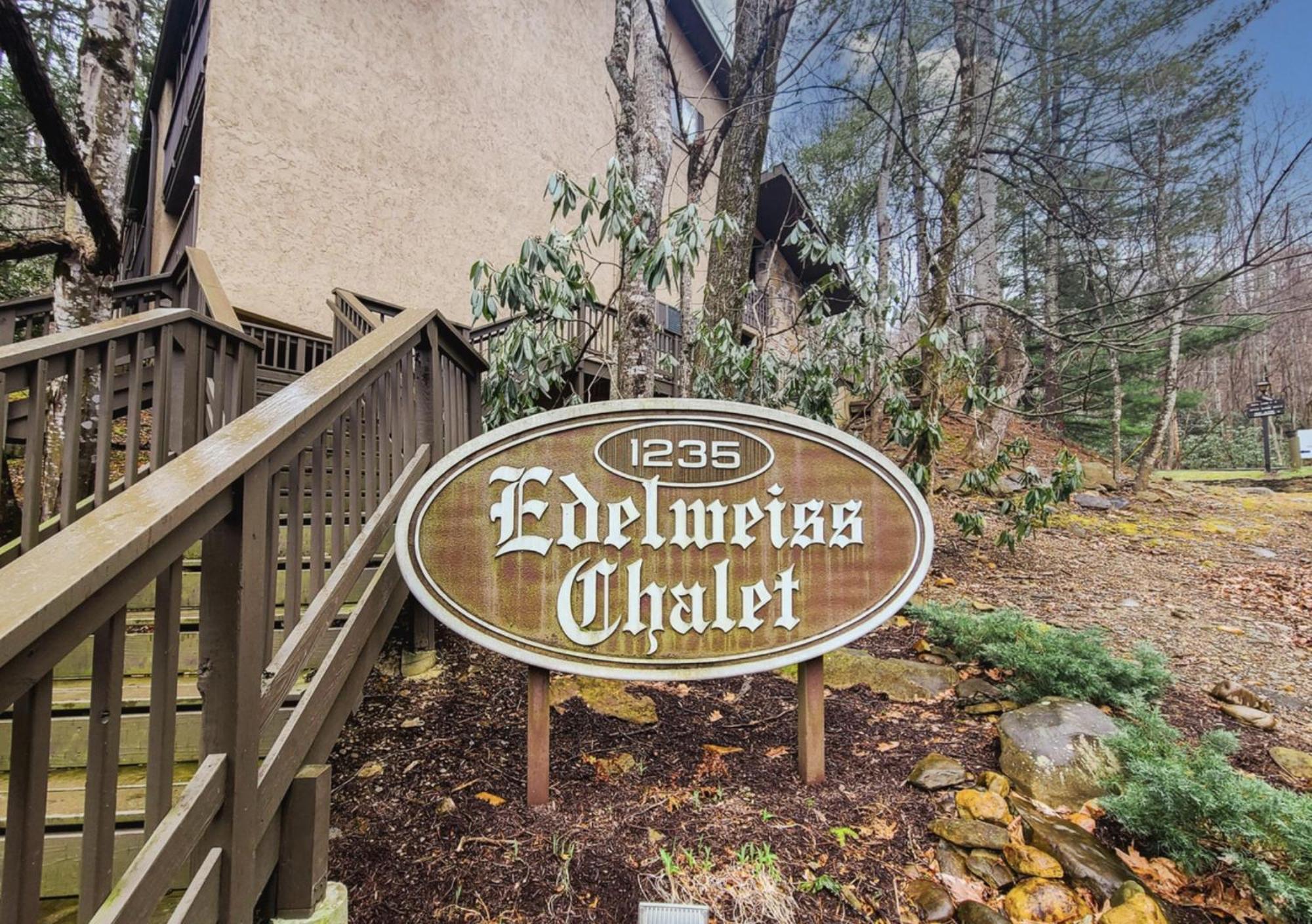 Obear Mountain Is A Newly Updated Condo In Chalet Village Of Gatlinburg! Exterior photo